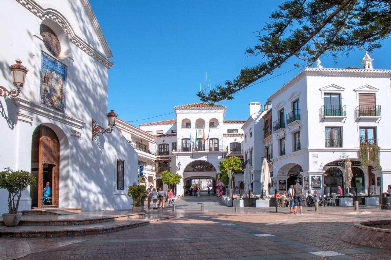 Apartamentos Vacacional En Plaza De Espana Nerja Exterior foto